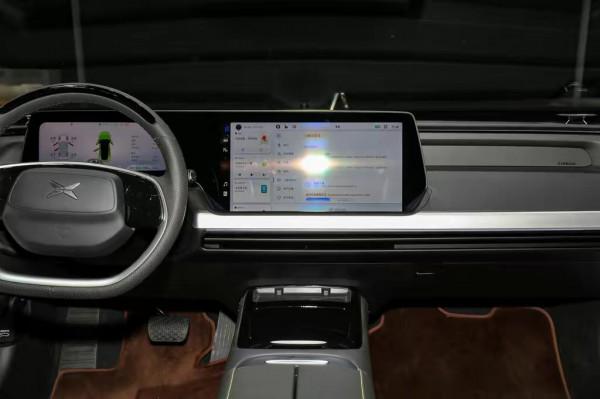 帶“剪刀門”的中型純電動轎跑—小鵬P7鵬翼版解讀