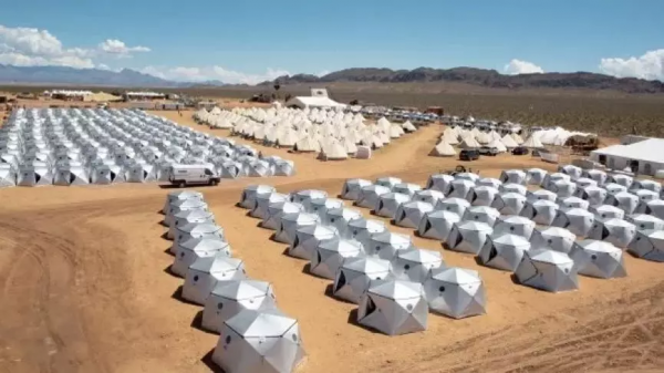 火人節，何以成為黑石沙漠裡的魔性圖騰？