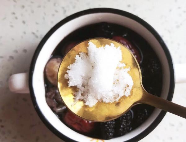 女人30歲以後，這4菜3果要多吃，富含“花青素”，常吃面板顯年輕