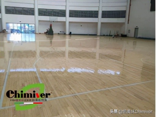 凱美沃運動木地板打磨翻新：成工職院籃球館木地板防滑漆應用案例