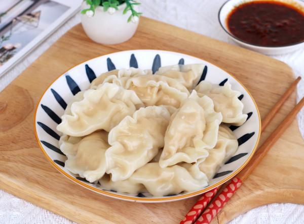 立冬吃餃子就愛這個餡，比蘿蔔白菜香，比韭菜鮮，很多人都沒吃過