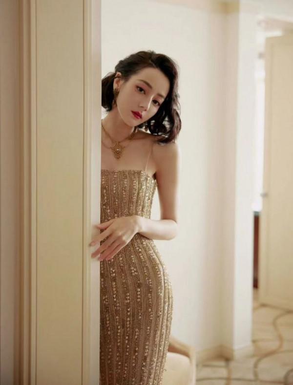 禮服解析來咯,活動的時候借鑑迪麗熱巴的禮服,一出場就很吸睛 禮服解析來咯,活動的時候借鑑迪麗熱巴的禮服,一出場就很吸睛