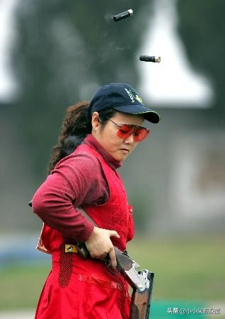 射擊冠軍張山的異國戀，相差11歲也擋不住愛情，洋老公為愛住中國