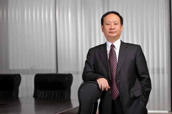 坐擁千億資產的徐航:妻子年輕貌美,巔峰日賺三億,如今再創奇蹟 坐擁千億資產的徐航:妻子年輕貌美,巔峰日賺三億,如今再創奇蹟