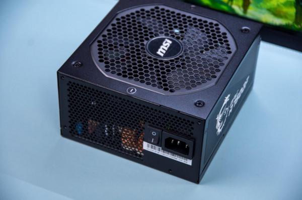 微星X570S主機板領銜，三套件助力打造開放式桌面主機