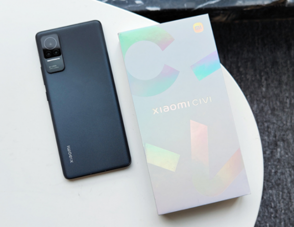 非常喜歡小米Civi的中框,手感好!磨砂後蓋玻璃,不容易沾染指紋 非常喜歡小米Civi的中框,手感好!磨砂後蓋玻璃,不容易沾染指紋