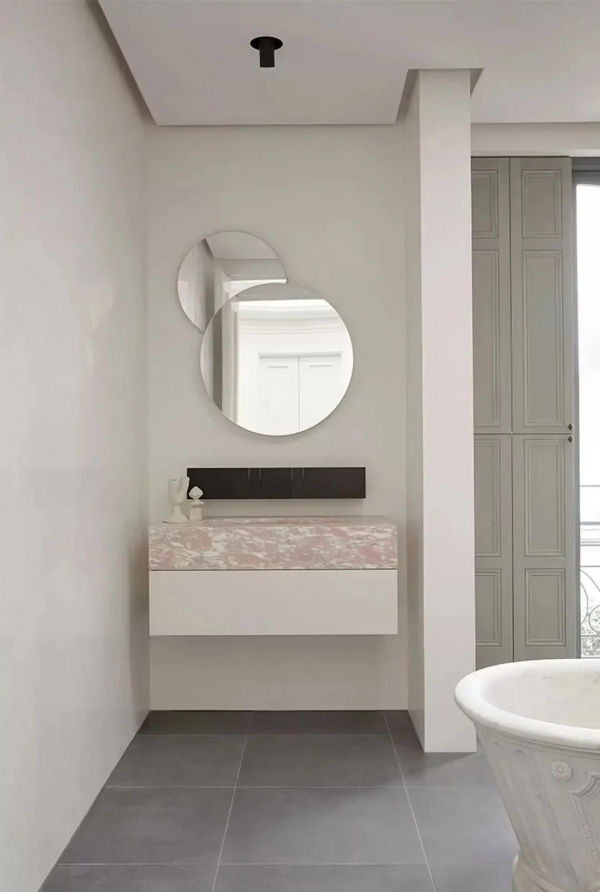 中性灰調中的一抹暖意 / Fiona Lynch 中性灰調中的一抹暖意 / Fiona Lynch