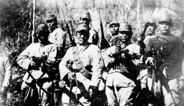 1950年國民黨一縣長落難，求陳毅找工作，陳老總：不會忘記朋友