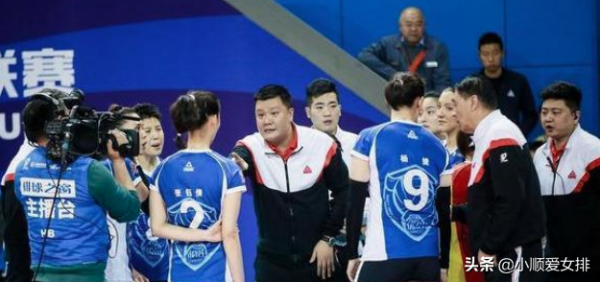 女排選帥王之騰拔得頭籌?三大妙招助球隊以弱勝強,成為球迷新寵 女排選帥王之騰拔得頭籌?三大妙招助球隊以弱勝強,成為球迷新寵