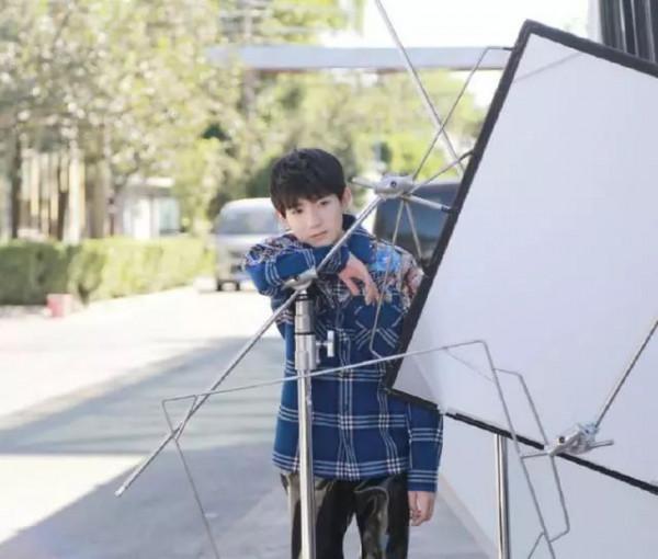 王源健身照臂膀肌肉暴起，不再是小鮮肉要走型男路線