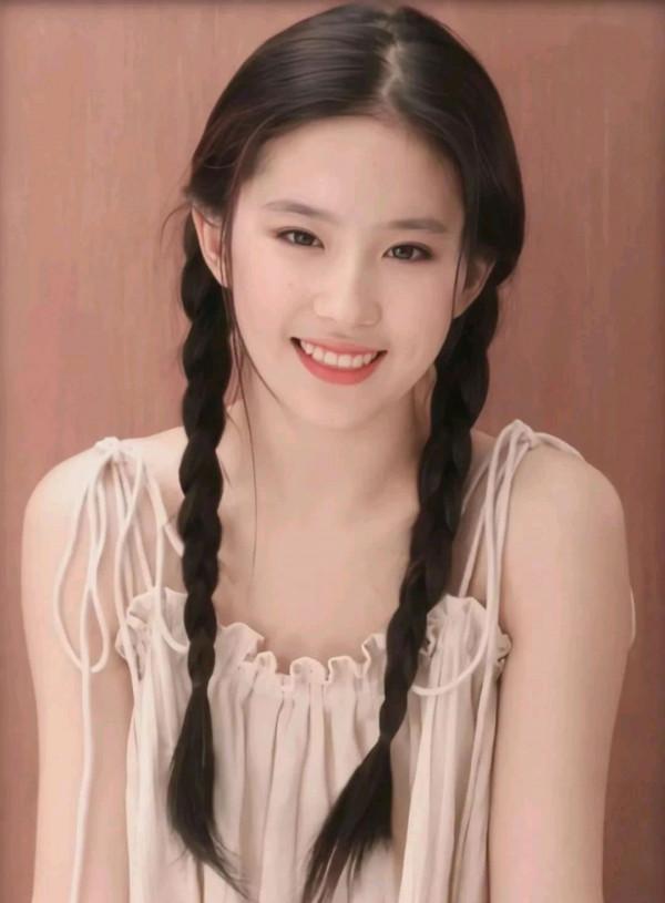 湖北盛產美人,10位鄂籍女明星,各個盤正條順,美豔絕倫不可方物 湖北盛產美人,10位鄂籍女明星,各個盤正條順,美豔絕倫不可方物