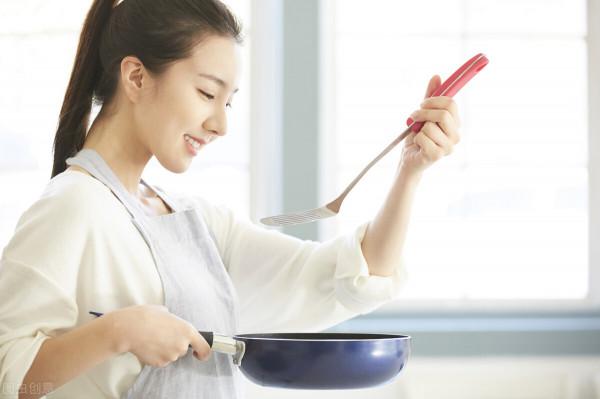 小保姆被僱主兒子看上，僱主：痴人說夢，小保姆：是他先追求的我