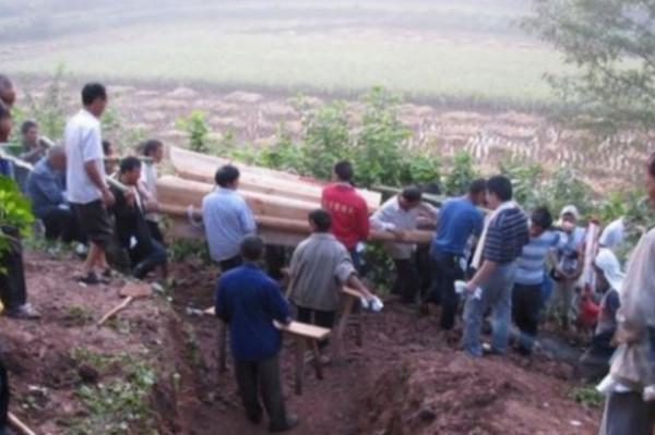 農村喪葬改革，現有的農村土墳可以這樣來處理