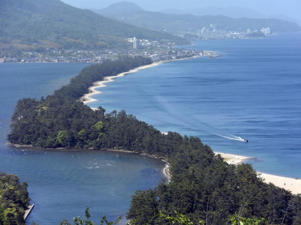 海灘探訪｜絕景“天橋立”胯下窺視，“空中”飛龍飄舞的日本三景