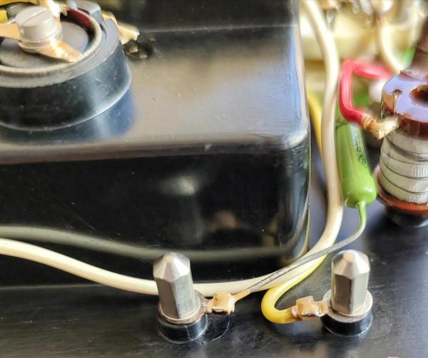 1963年震華500型萬用表!500表的最高工藝水準!三代表拆蓋看差異 1963年震華500型萬用表!500表的最高工藝水準!三代表拆蓋看差異