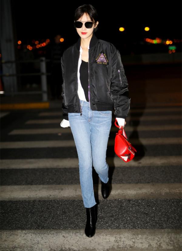 張儷真酷！襯衫釦子不繫直接塞褲子下，網友：這叫個性