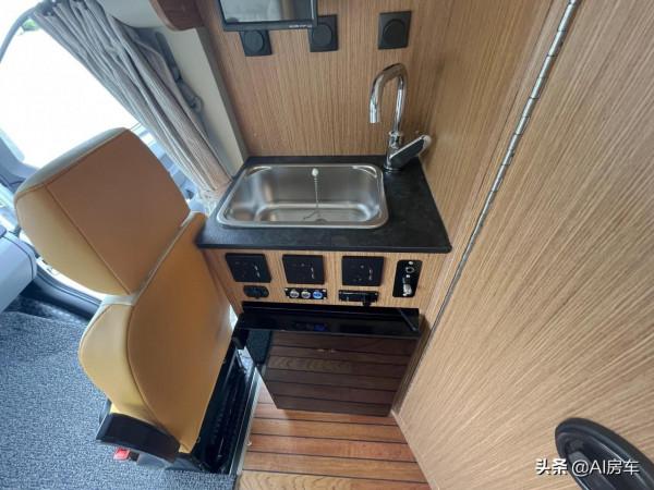 國產車給力！快充電&plus;2&period;0T動力，配置高還安全，衛航無中門型房車