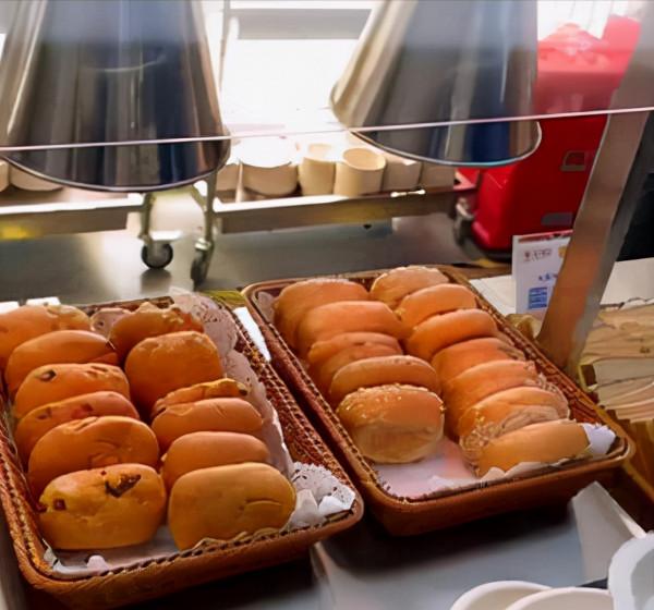 劉晏含丁霞運動餐：蔬菜+排骨+水果+麵食，網友：姑娘們多吃點