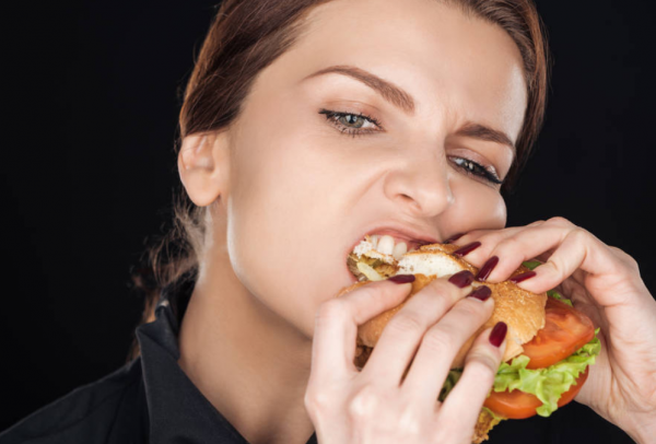 你愛吃的食品,可能把你“套路”了!最新科學綜述:飲食成癮讓你欲罷不能 你愛吃的食品,可能把你“套路”了!最新科學綜述:飲食成癮讓你欲罷不能