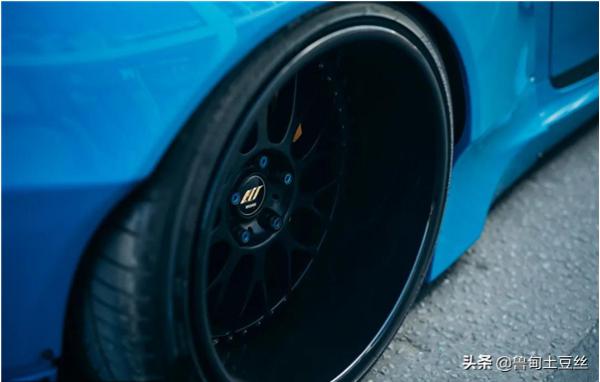 「轂銳馳」一臺融入了JDM元素的寶馬E93 335i 「轂銳馳」一臺融入了JDM元素的寶馬E93 335i