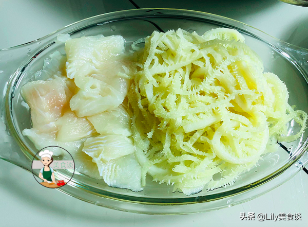 老公生日，媳婦用1個小時，準備了一桌子菜，老公：好感動對不起