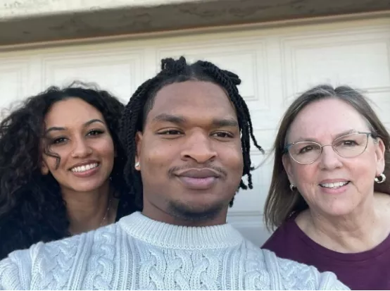 5年前，美國老奶奶錯發的一條簡訊，結果令人意外又暖心