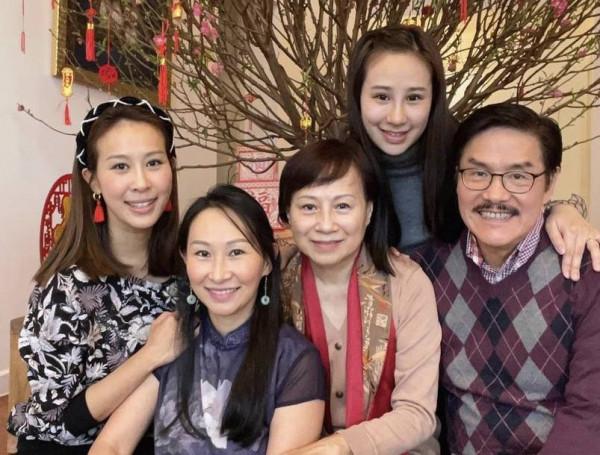 恭喜！35歲香港著名歌手宣佈二胎產女，嫁科學家丈夫兩年抱倆