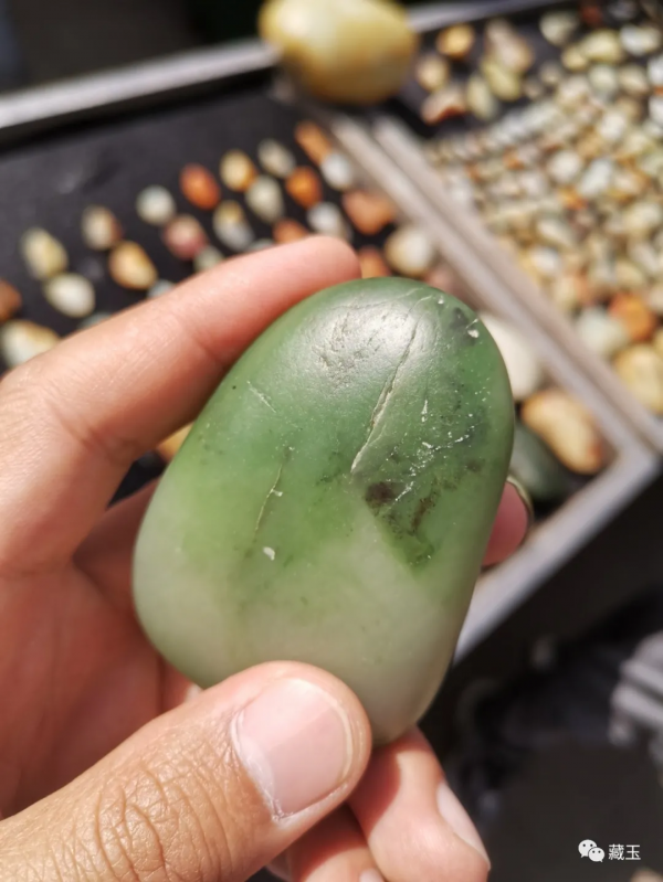 國慶假期去和田巴扎買玉,市場情況是這樣的…… 國慶假期去和田巴扎買玉,市場情況是這樣的……