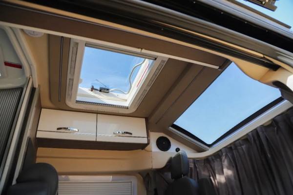 福特商務車改裝房車!保姆車佈局還配KTV娛樂系統!適合2人用 福特商務車改裝房車!保姆車佈局還配KTV娛樂系統!適合2人用