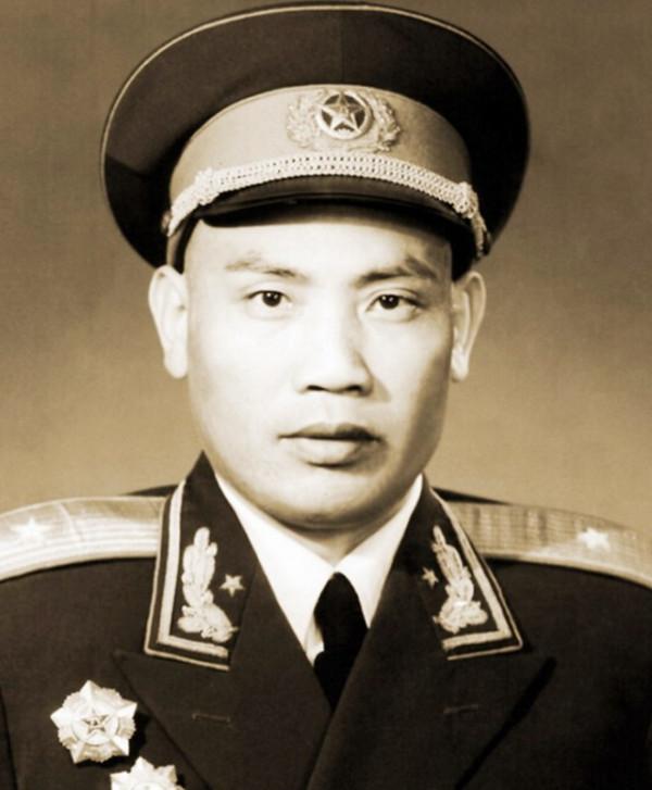 被七倍敵軍包圍，率部殺出後林彪不相信，問：你是團長？才27歲