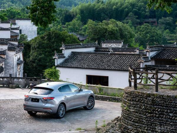 激動壞了！第一次開瑪莎拉蒂長途旅行，居然是這樣的感覺...