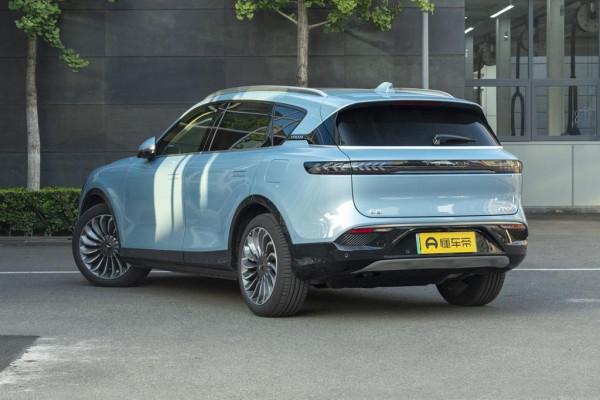 軸距近3米,694馬力,國產高階新能源車又一有力競爭者嵐圖FREE 軸距近3米,694馬力,國產高階新能源車又一有力競爭者嵐圖FREE