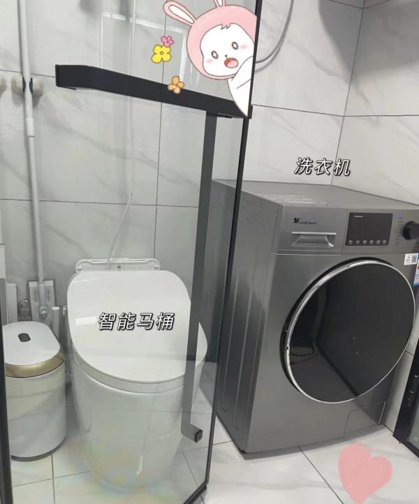 她家60㎡，玄關圈粉無數，臥室簡單走一圈石膏線，陽臺也太美了