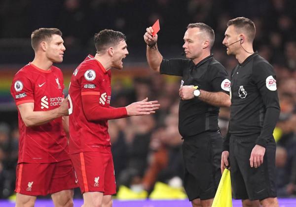 英超一戰4次爭議判罰！紅牌+點球被無視，主裁判雙標激怒克洛普