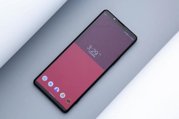 索尼將發5500mAh新機，驍龍8 Gen1坐檯，16+1TB也來了