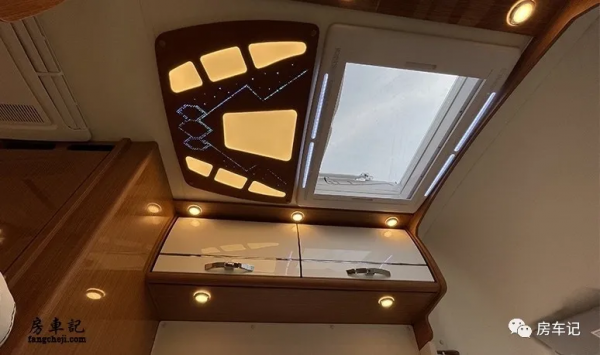 豪車同款雙拼塗裝，奢華裝配商旅兩用，衛航野獸升級版房車