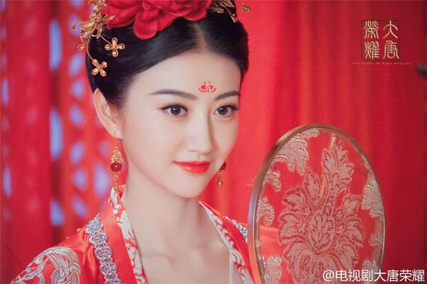 掀蓋頭已過時，看這8對以卻扇禮成婚的熒幕cp，每個故事都不簡單