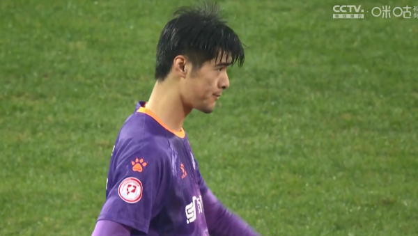 4比0！中甲保級隊創奇蹟，1米97空霸建功，李霄鵬要的高中鋒來了