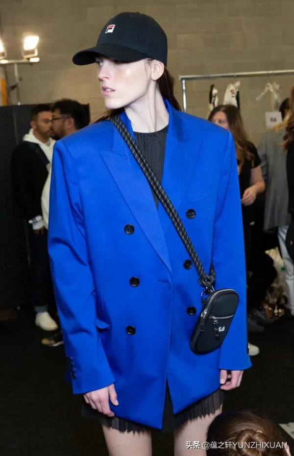 秋冬穿藍色也太好看了吧