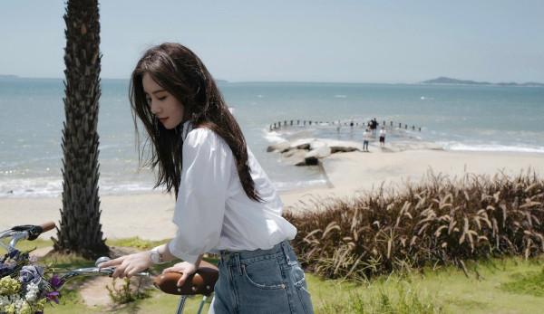 劉詩詩最新代言太牛!穿中國紅新風格開掛,徹底擺脫“人淡如菊” 劉詩詩最新代言太牛!穿中國紅新風格開掛,徹底擺脫“人淡如菊”