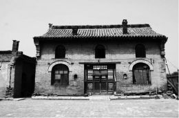 安徽老漢異鄉餵馬8年,直到中央派專車請走,村民才知其身份不簡單