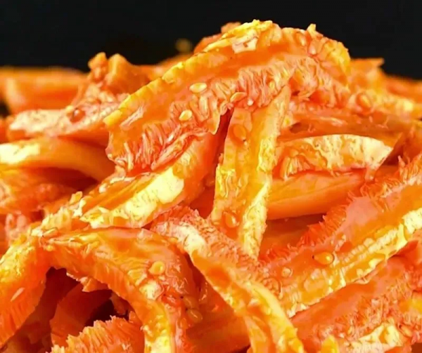 香辣牛肚,麻辣Q彈,連筋帶肉,都是濃濃的香辣味,越嚼越帶勁 香辣牛肚,麻辣Q彈,連筋帶肉,都是濃濃的香辣味,越嚼越帶勁