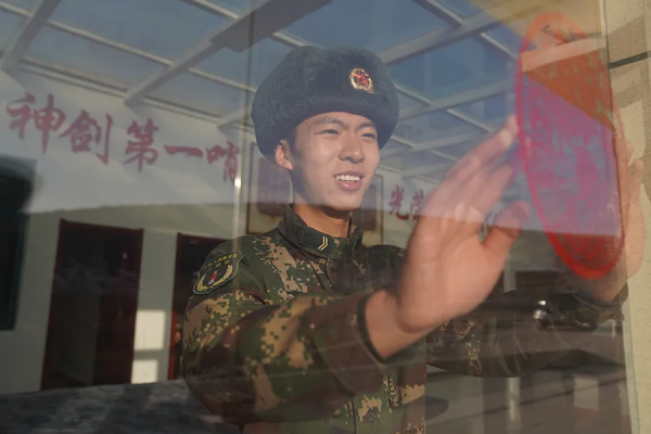 新春走軍營 &vert; 東方神劍第一哨