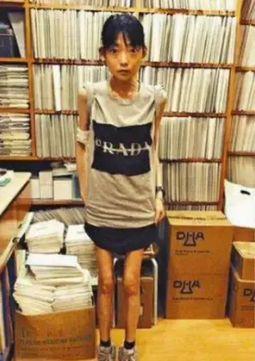 伍智恆：遭豪門男友說胖，瘦到44斤仍被嫌棄，父親深情守候後清醒