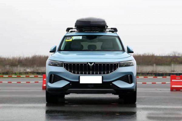 嵐圖FREE:造型時尚,搭載694馬力電動機,配置討喜,配夜視系統 嵐圖FREE:造型時尚,搭載694馬力電動機,配置討喜,配夜視系統