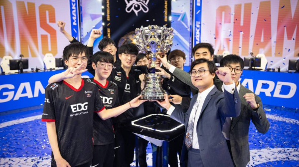 英雄聯盟：2021年英雄聯盟快速回顧，雙城之戰帶來年末完美收官