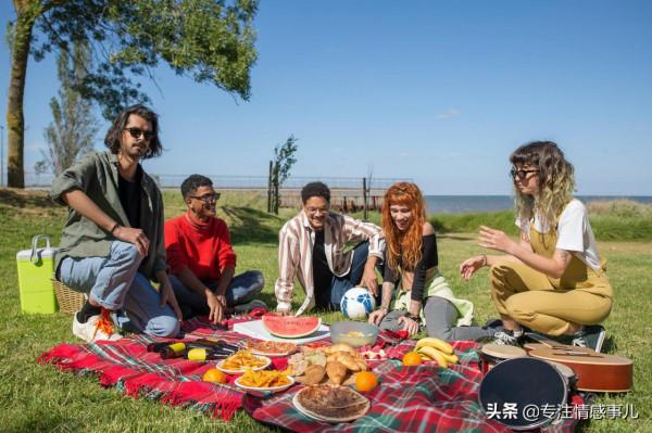 人到中年,有些聚會就別參加了,只會徒增煩惱 人到中年,有些聚會就別參加了,只會徒增煩惱