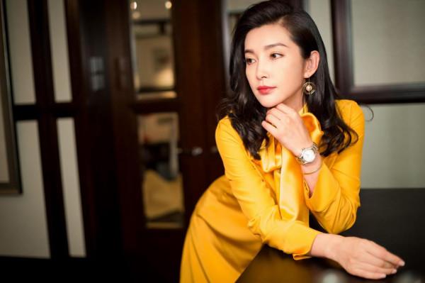 明星裡的上下級關係，名氣不大卻簽下&OpenCurlyDoubleQuote;頂流&rdquo;，姐妹相稱實則老闆