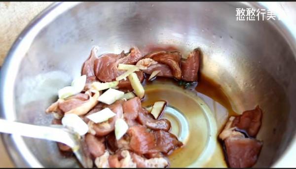 姥姥自創的“中式漢堡”,孫女要天天吃,我嚐了一口,也上癮了 姥姥自創的“中式漢堡”,孫女要天天吃,我嚐了一口,也上癮了