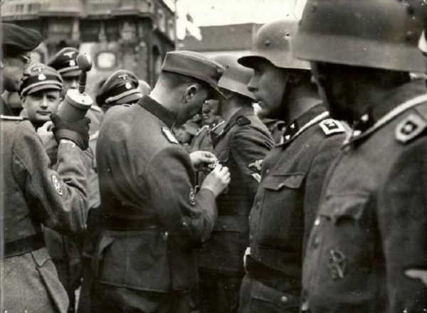 自相矛盾的叛國者，比利時的爭議人物&mdash;&mdash;萊昂&CenterDot;德格雷勒